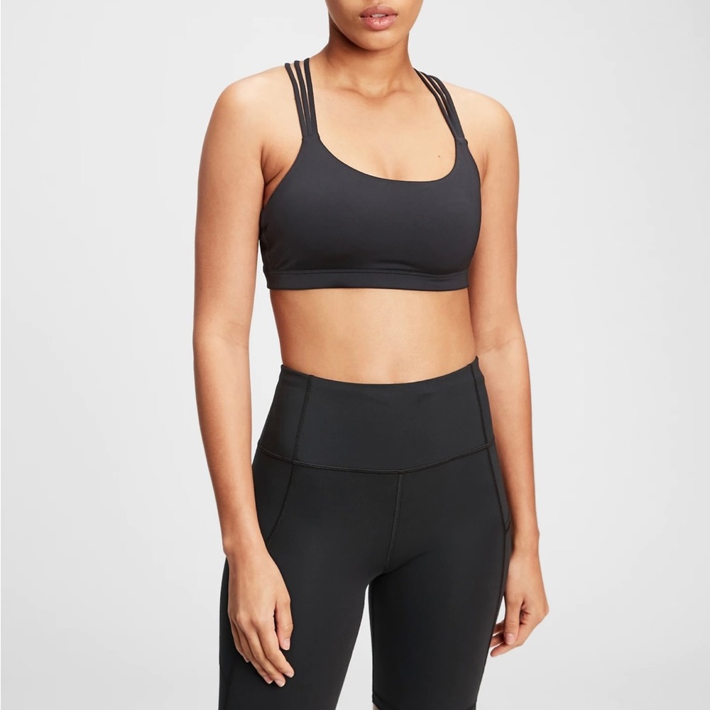 Gapfit Eclipse Medium Support Strappy Sports Bra
